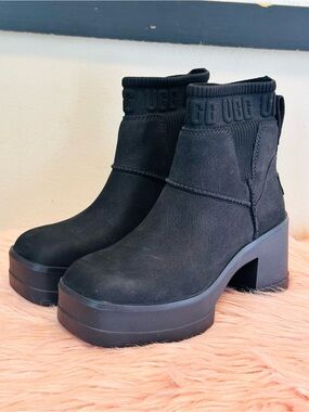 UGG Moxy Water Resistant Chelsea Boot